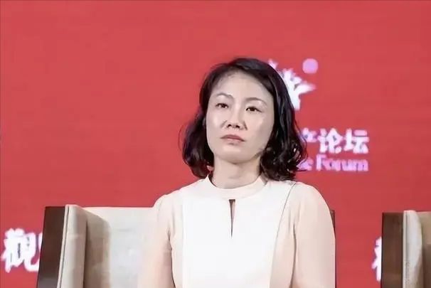 Chinas "most expensive" female secretary: annual salary of 8.49 million, year-end bonus of 10 milli(图3)