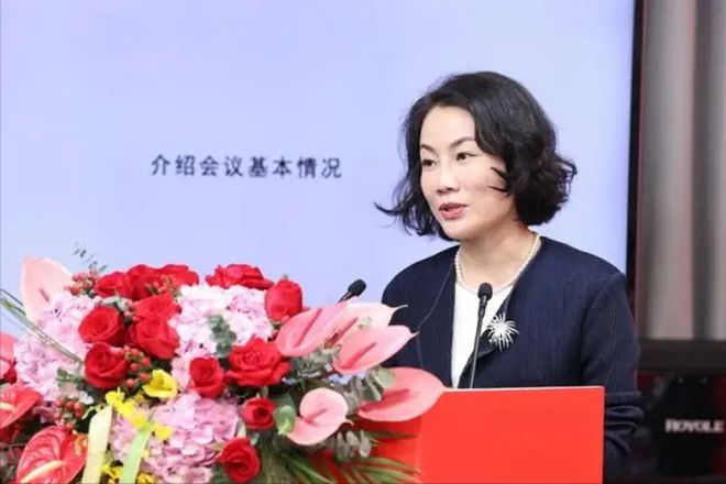 Chinas "most expensive" female secretary: annual salary of 8.49 million, year-end bonus of 10 milli(图4)