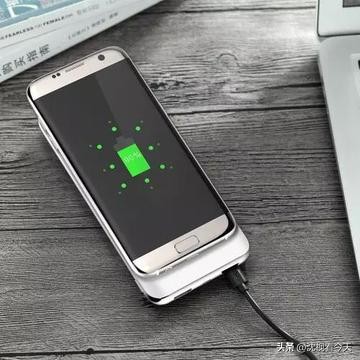 When charging, should you plug in the phone or the charger first? These incorrect charging methods w(图12)