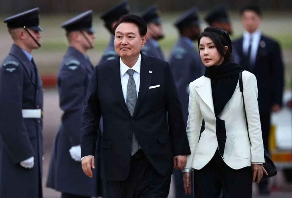 When the wall falls, everyone pushes it: South Koreas first lady was exposed for having an affair, (图7)