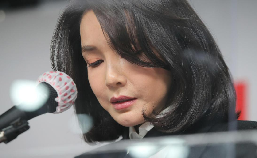 When the wall falls, everyone pushes it: South Koreas first lady was exposed for having an affair, (图17)