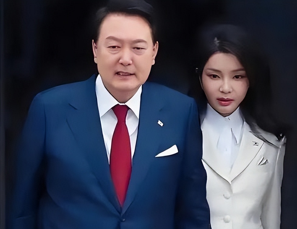 When the wall falls, everyone pushes it: South Koreas first lady was exposed for having an affair, (图23)