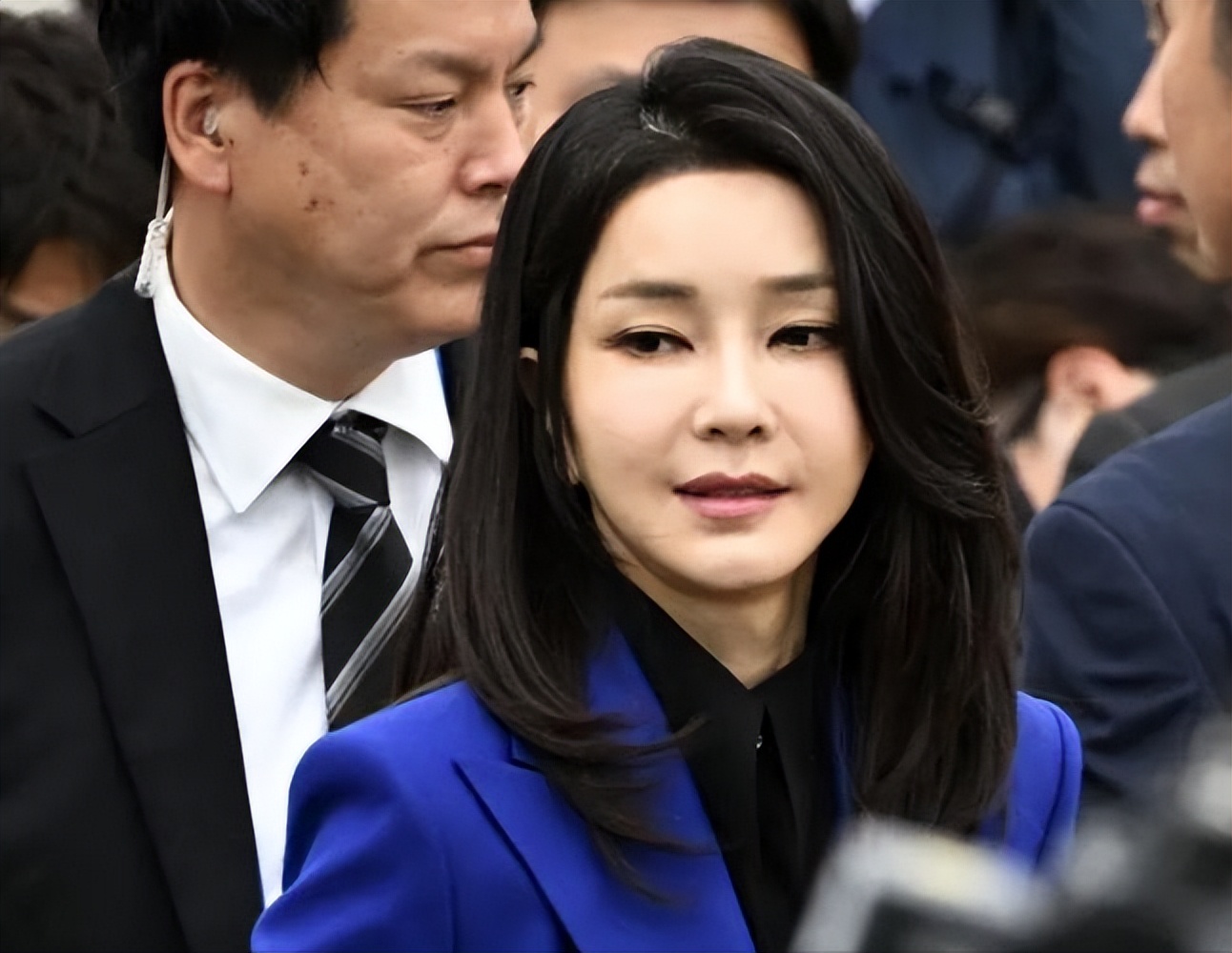 When the wall falls, everyone pushes it: South Koreas first lady was exposed for having an affair, (图24)